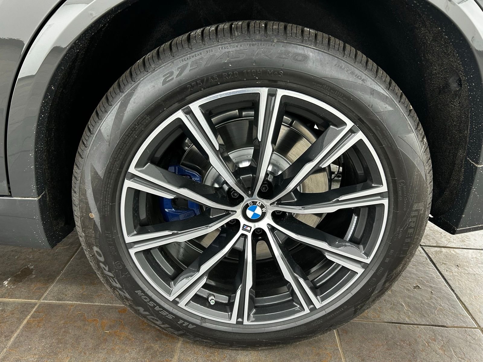 New 2026 Dravit Grey Metallic BMW M60i image 37