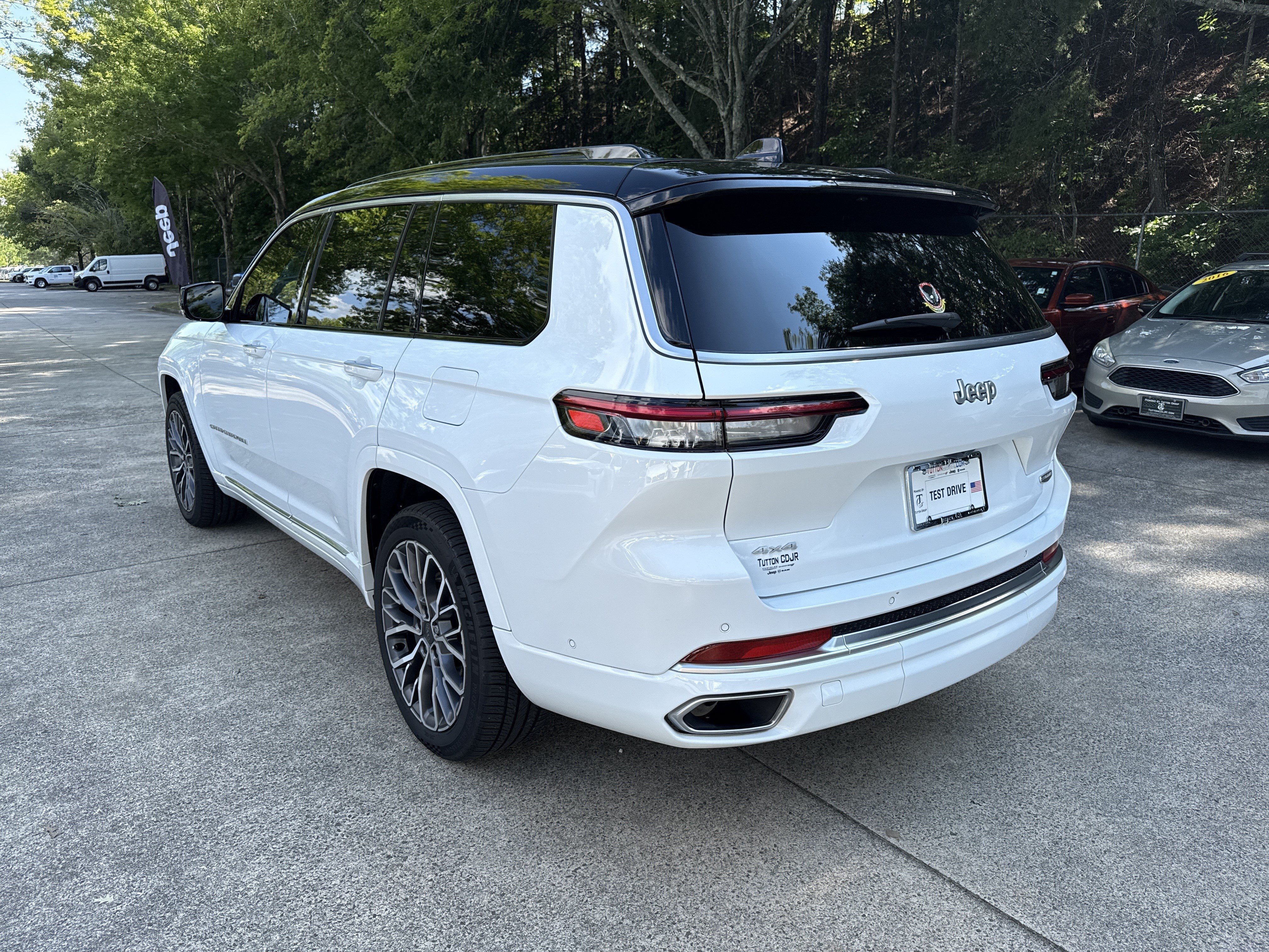 Used 2024 Bright White Clearcoat Jeep Summit Reserve image 5
