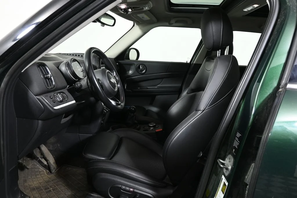 Used 2018 Green MINI Base image 3