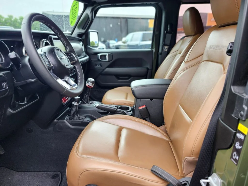 Used 2023 Green Jeep Rubicon image 13