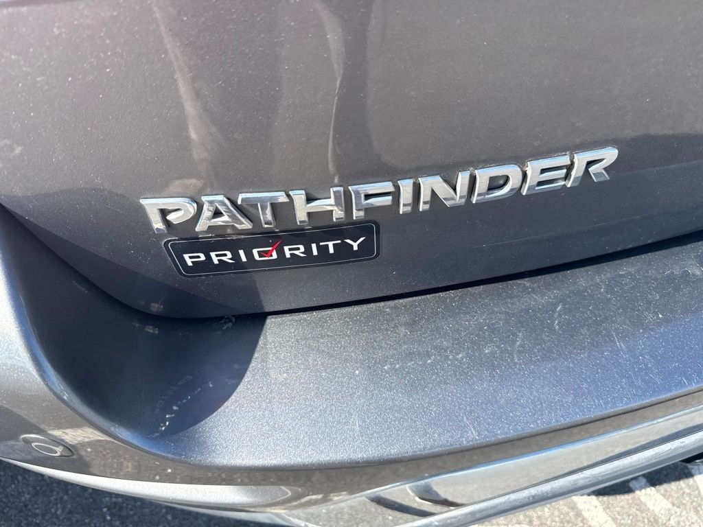 Used 2020 Gray Nissan Platinum image 12