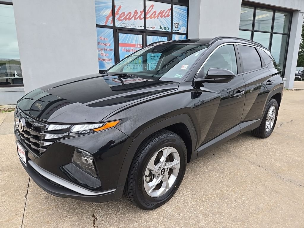 Used 2024 Hyundai Tucson SEL with VIN 5NMJBCDE8RH395077 for sale in Kansas City