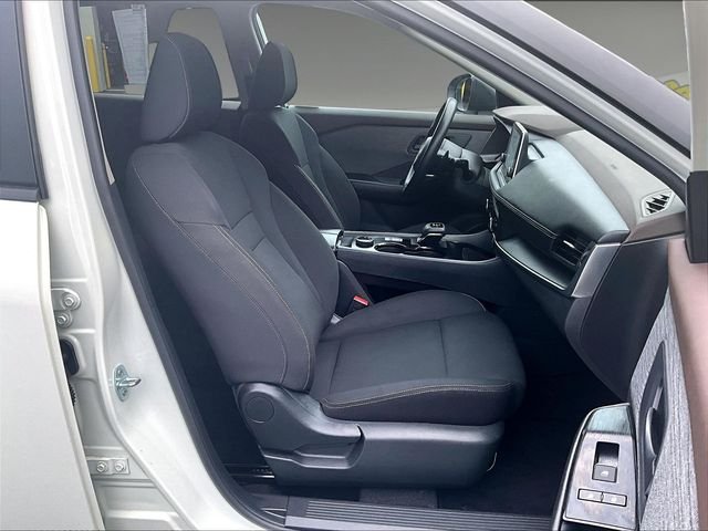 Used 2023 White Nissan S image 7