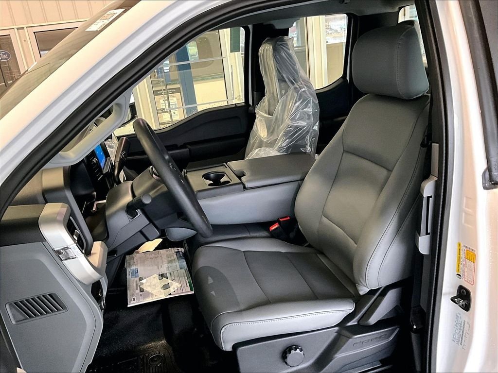 New 2026 Oxford White Ford XL image 11
