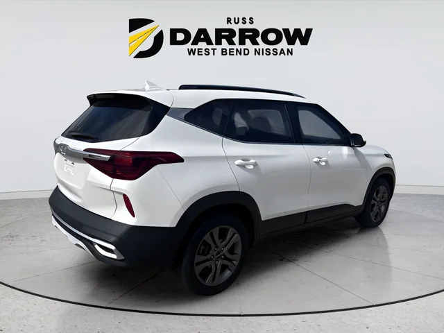Used 2022 White Kia S image 6