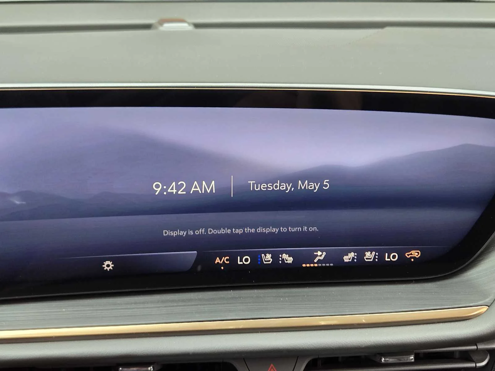 New 2026 Iridescent White Tricoat Buick Avenir image 11
