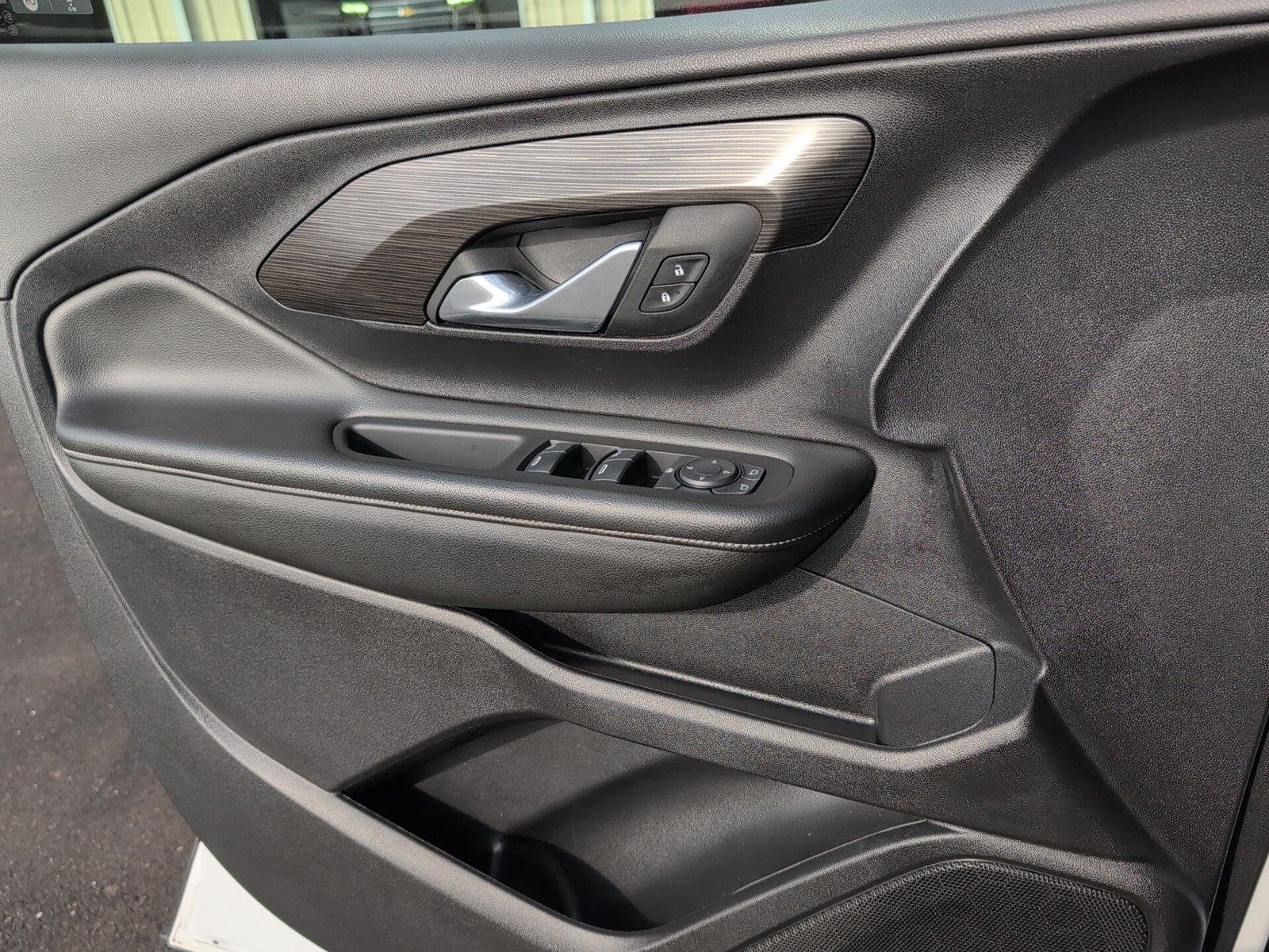 Used 2024 Summit White GMC SLE image 14