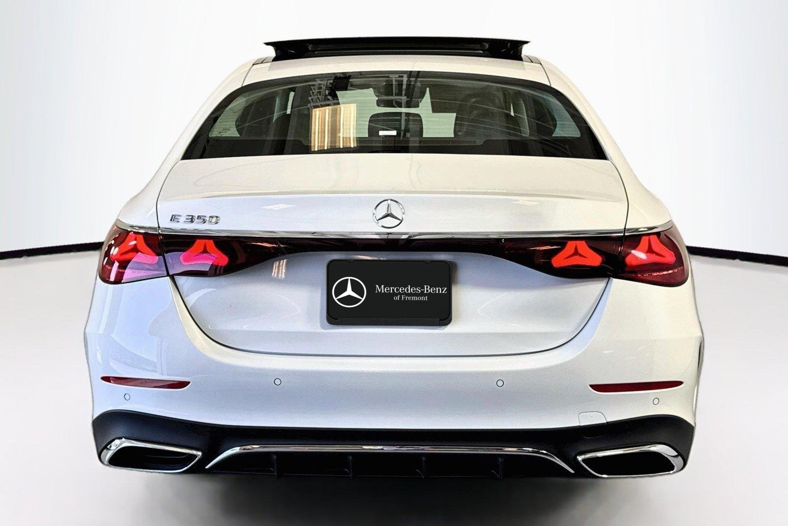 New 2026 Manufaktur Moonlight White Metallic Mercedes-Benz E 350 image 6
