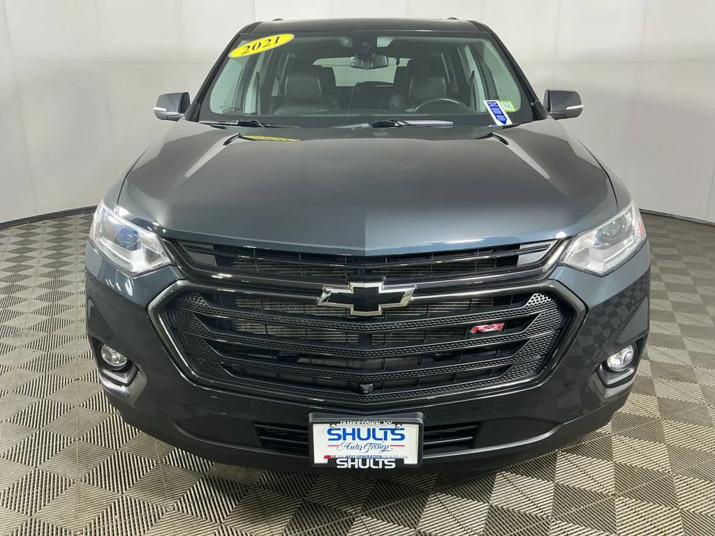 Used 2021 Gray Chevrolet RS image 4