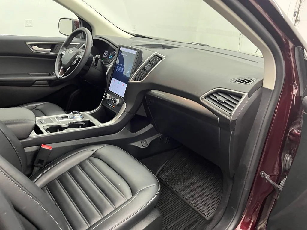 Used 2023 Red Ford SEL image 32
