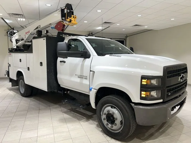 Used 2023 White Chevrolet 1WT image 7