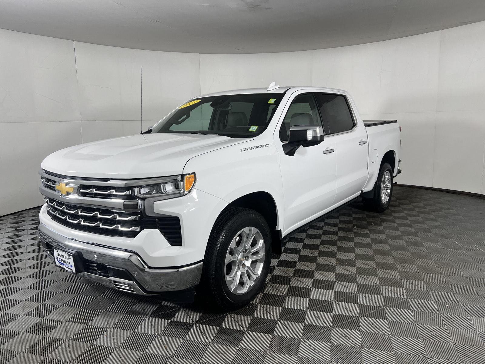Used 2023 Summit White Chevrolet LTZ image 17
