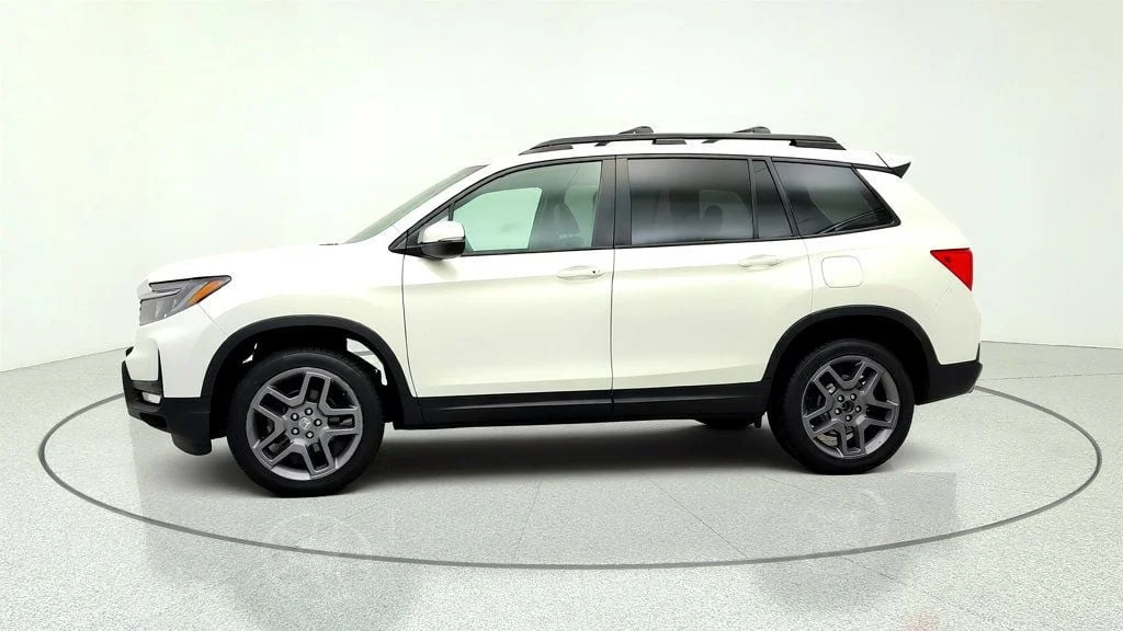 Used 2023 Platinum White Pearl Honda EX-L AWD image 8