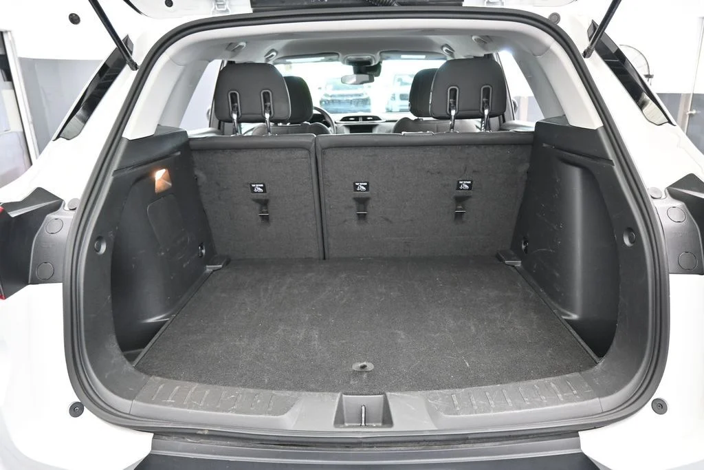 Used 2023 Summit White Chevrolet LS image 31