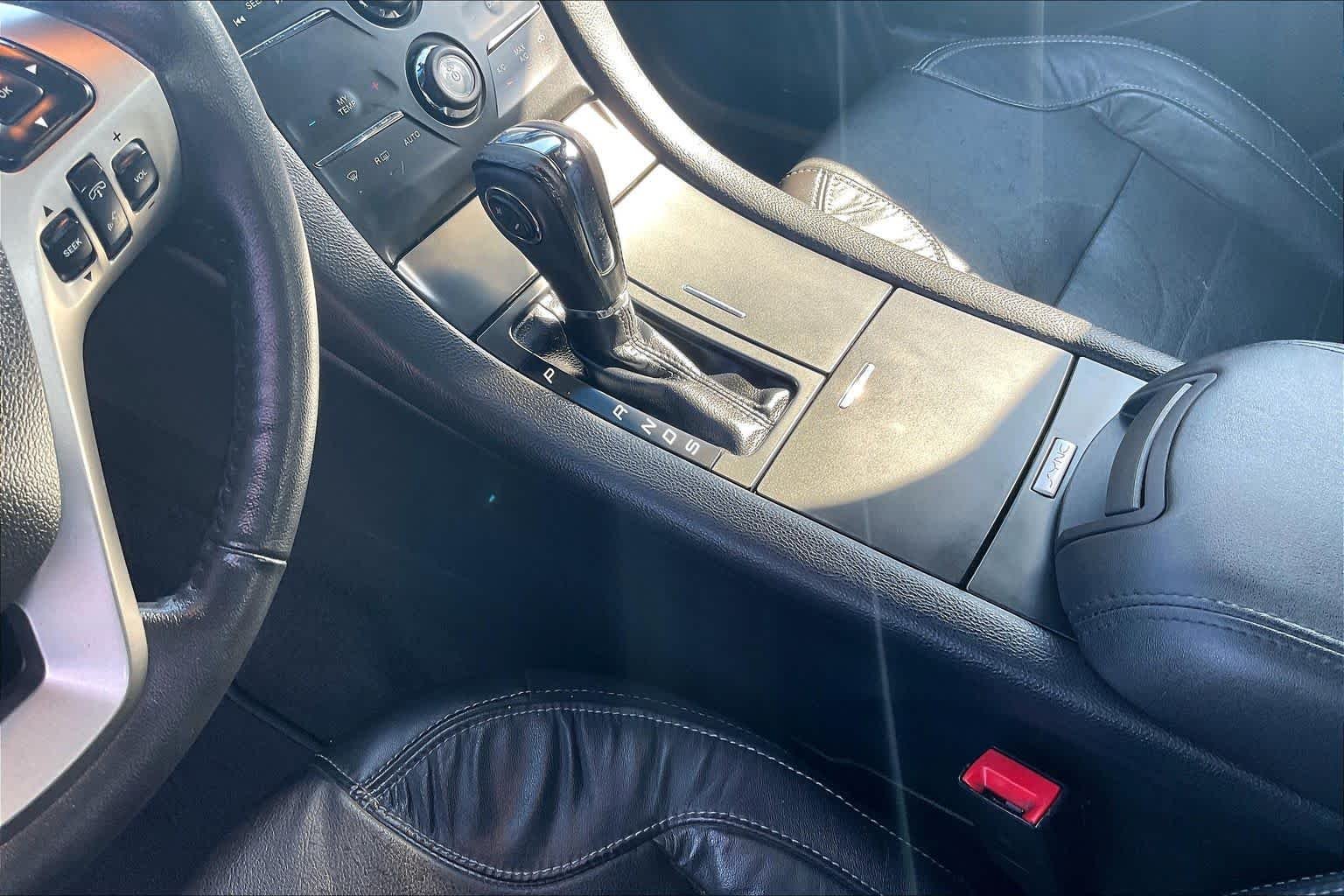Used 2015 Magnetic Metallic Ford SEL image 17