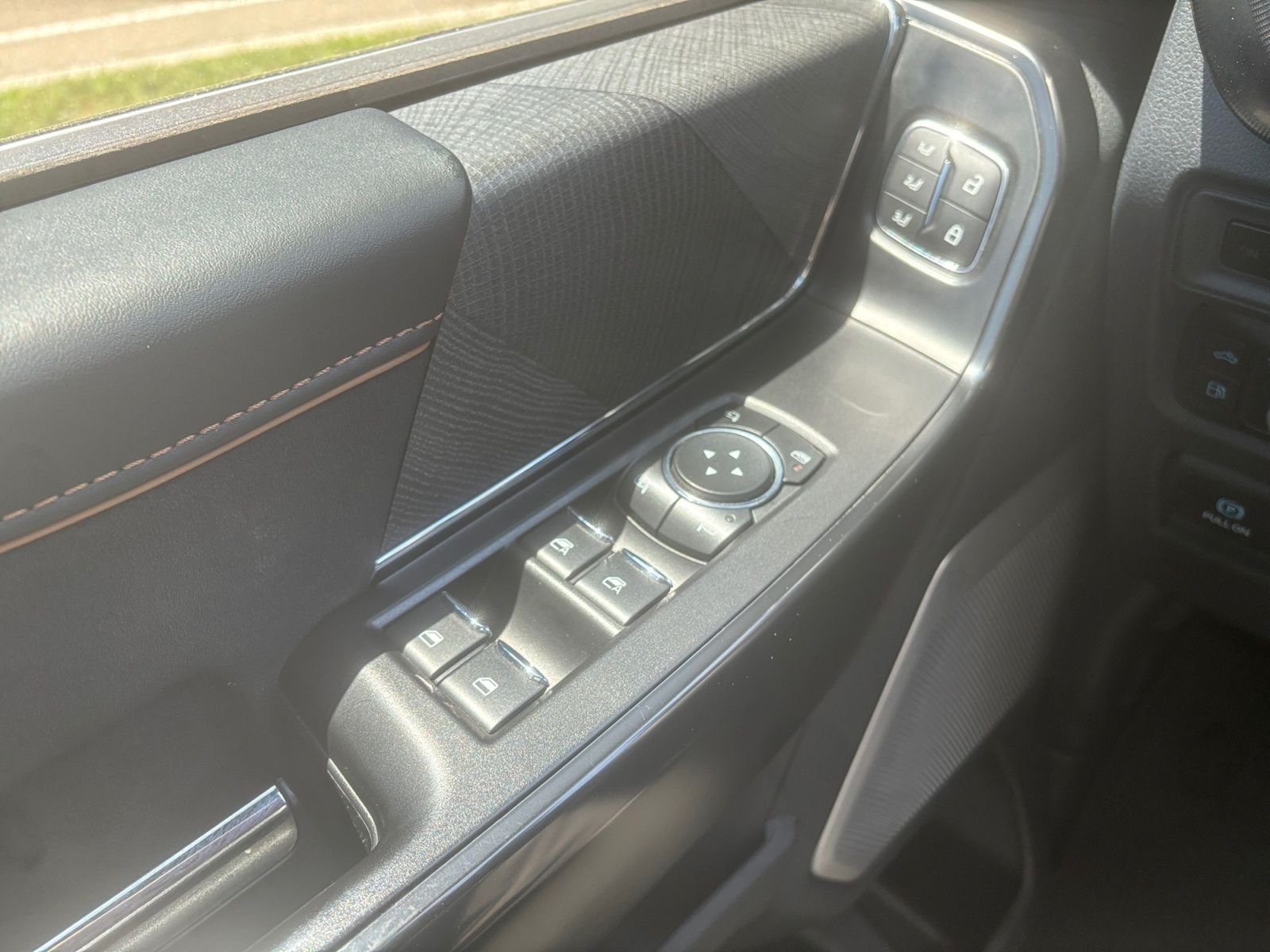 Used 2022 Silver Ford Platinum image 20