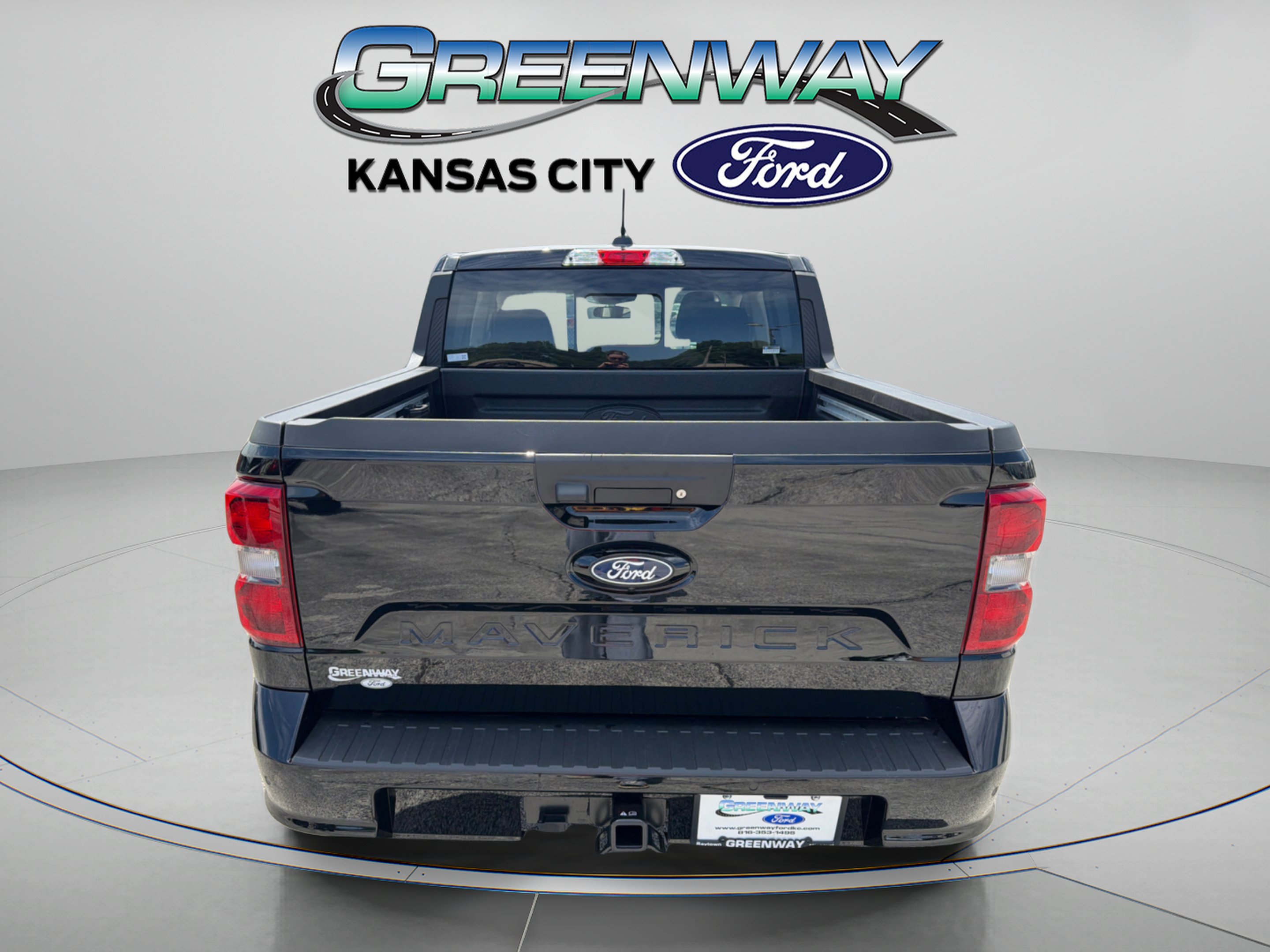 New 2026 Oxford White Ford XLT image 7
