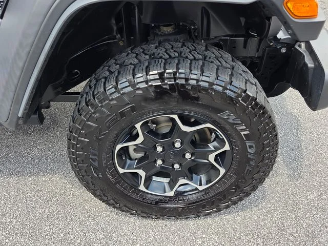 Used 2021 Silver Jeep Unlimited Rubicon 4xe image 11