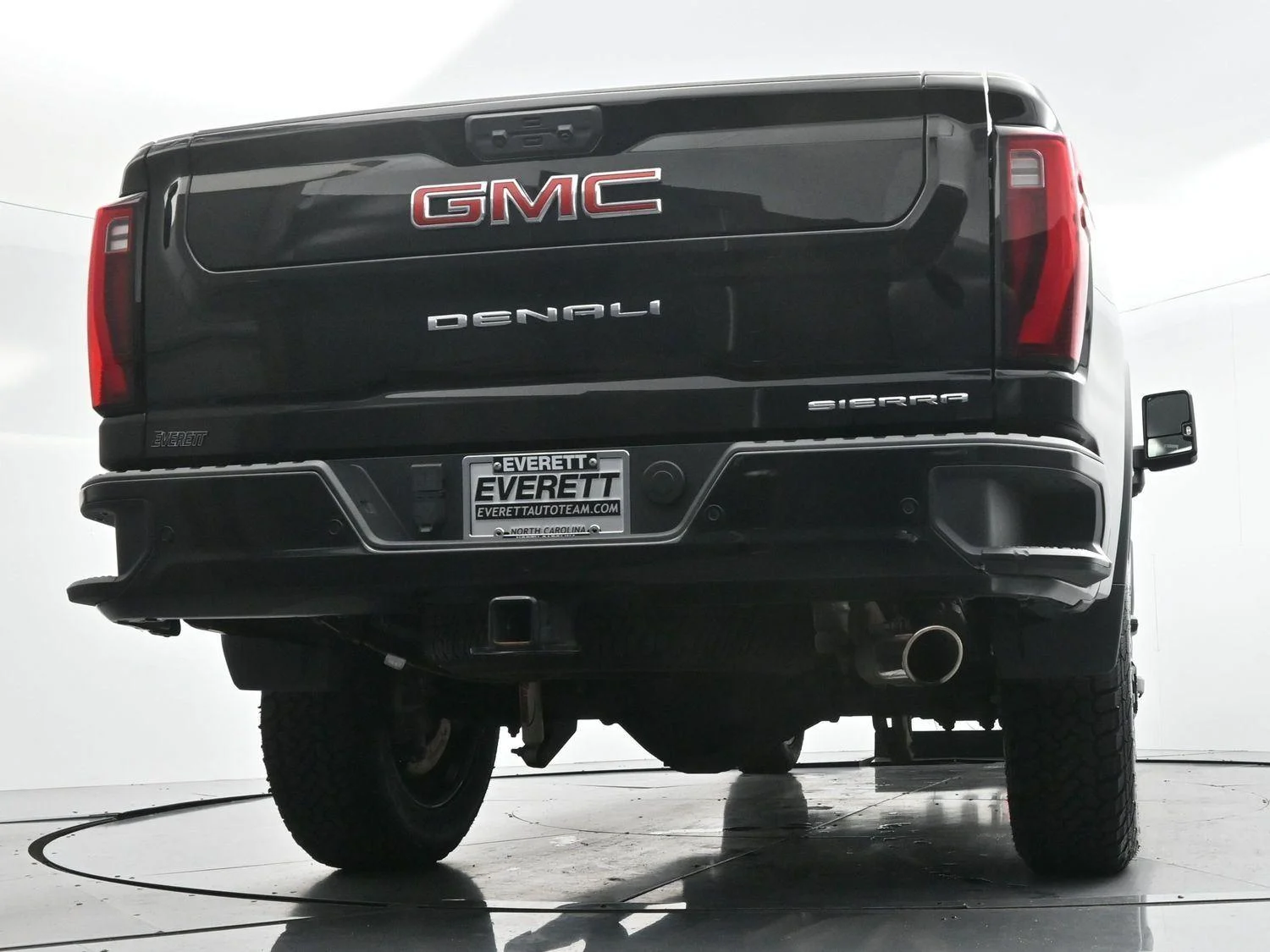 Used 2024 Onyx Black GMC Denali image 52
