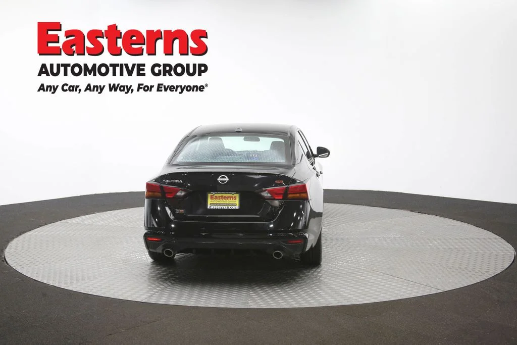 Used 2024 Black Nissan 2.5 SR image 39