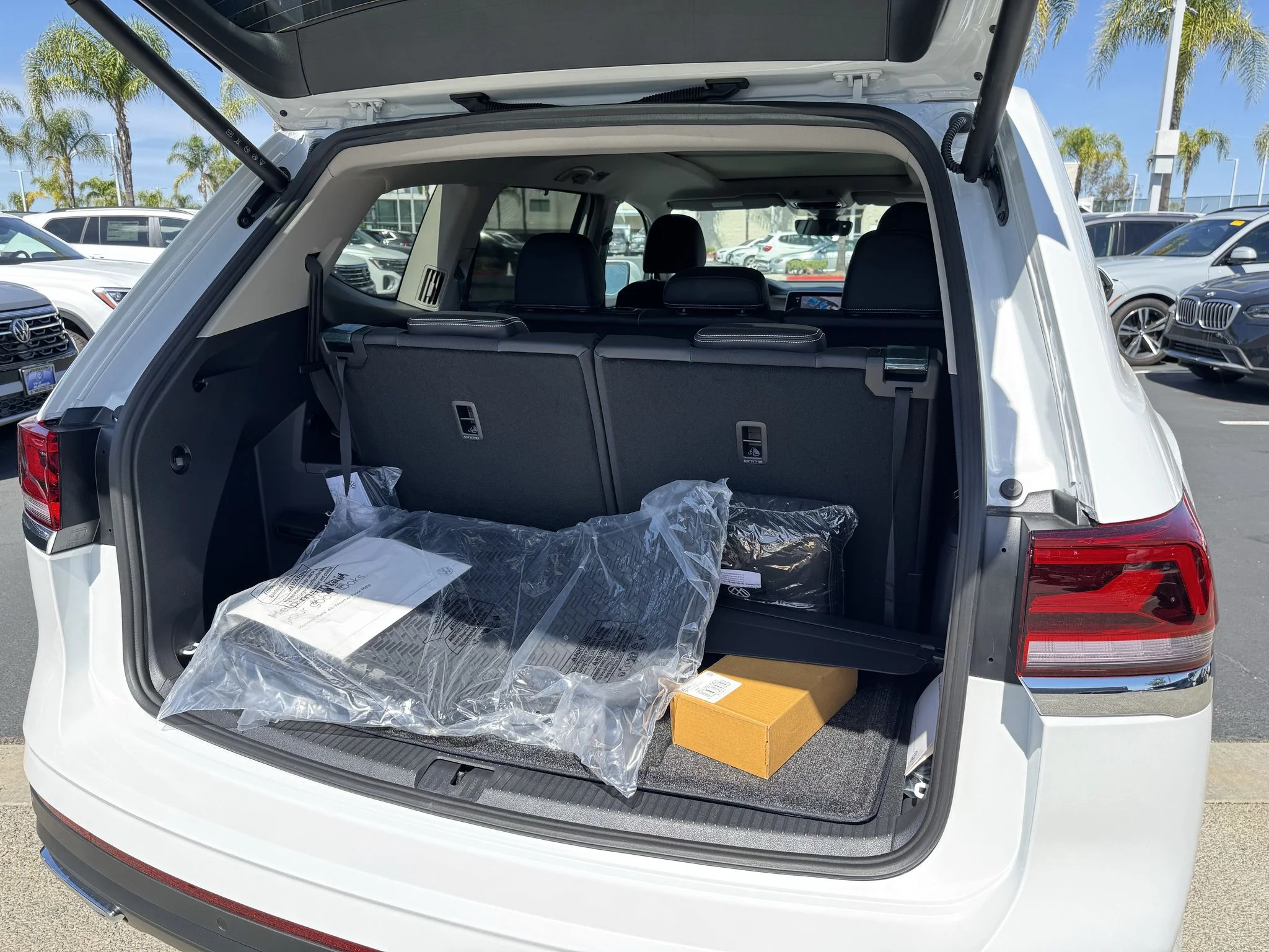 New 2026 Opal White Pearl Volkswagen 2.0T SE w/Technology image 36