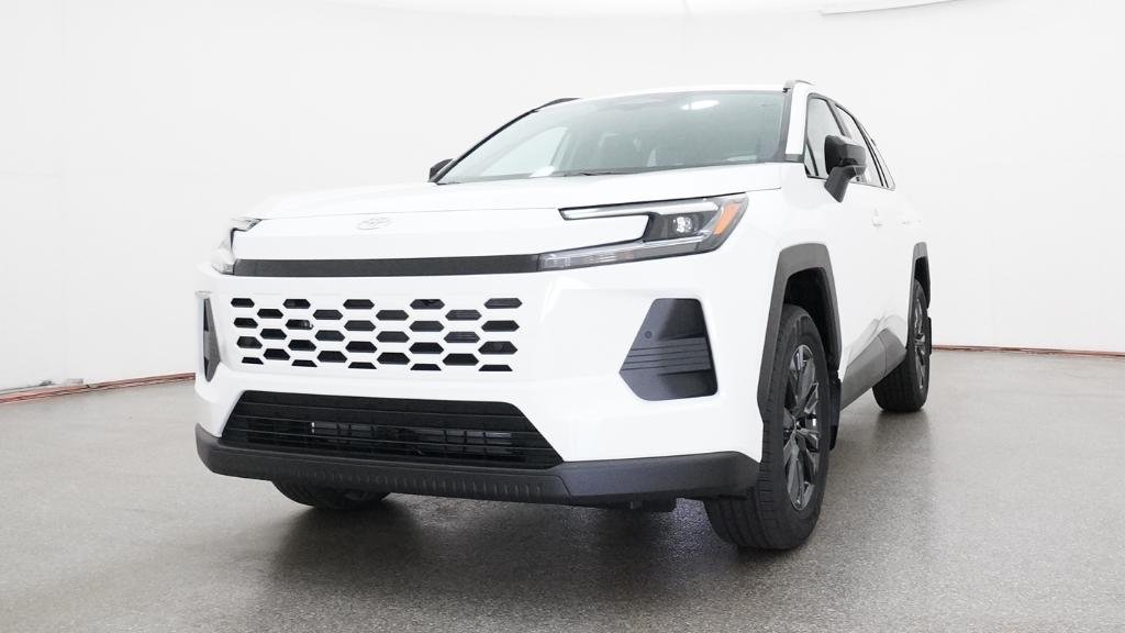 New 2026 Ice Cap Toyota XLE Premium image 17
