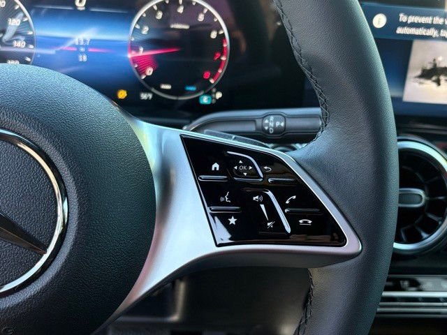 New 2026 Polar White Mercedes-Benz GLB 250 image 16