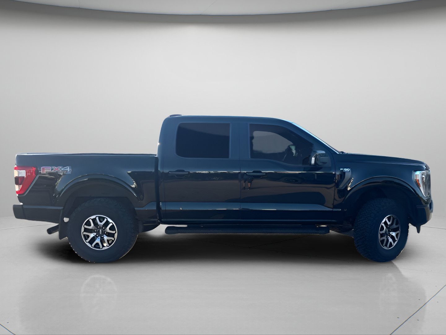 Used 2021 Agate Black Metallic Ford Lariat image 3