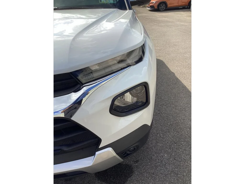 Used 2023 Summit White Chevrolet LT image 29