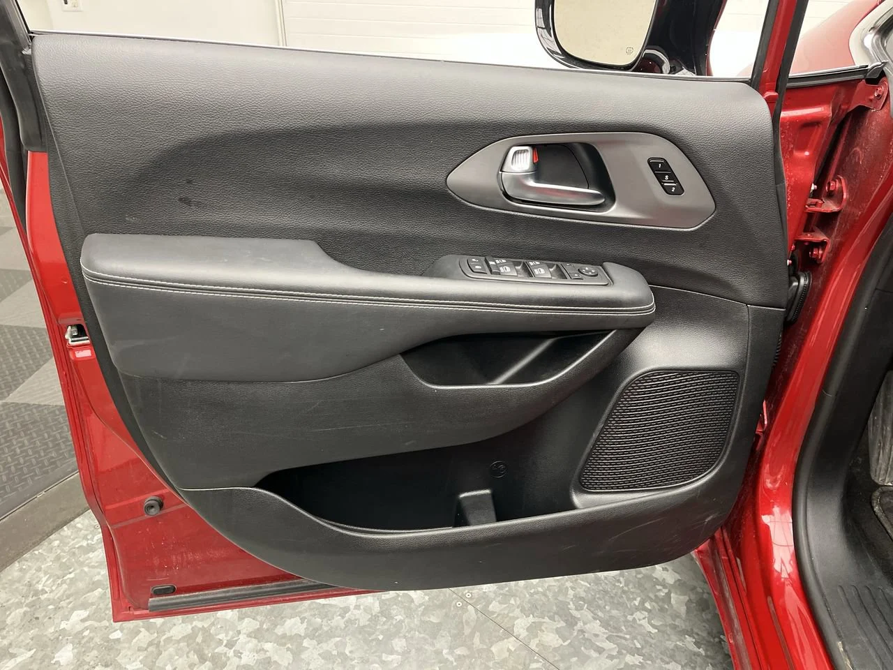 Used 2025 Red Chrysler Select image 7