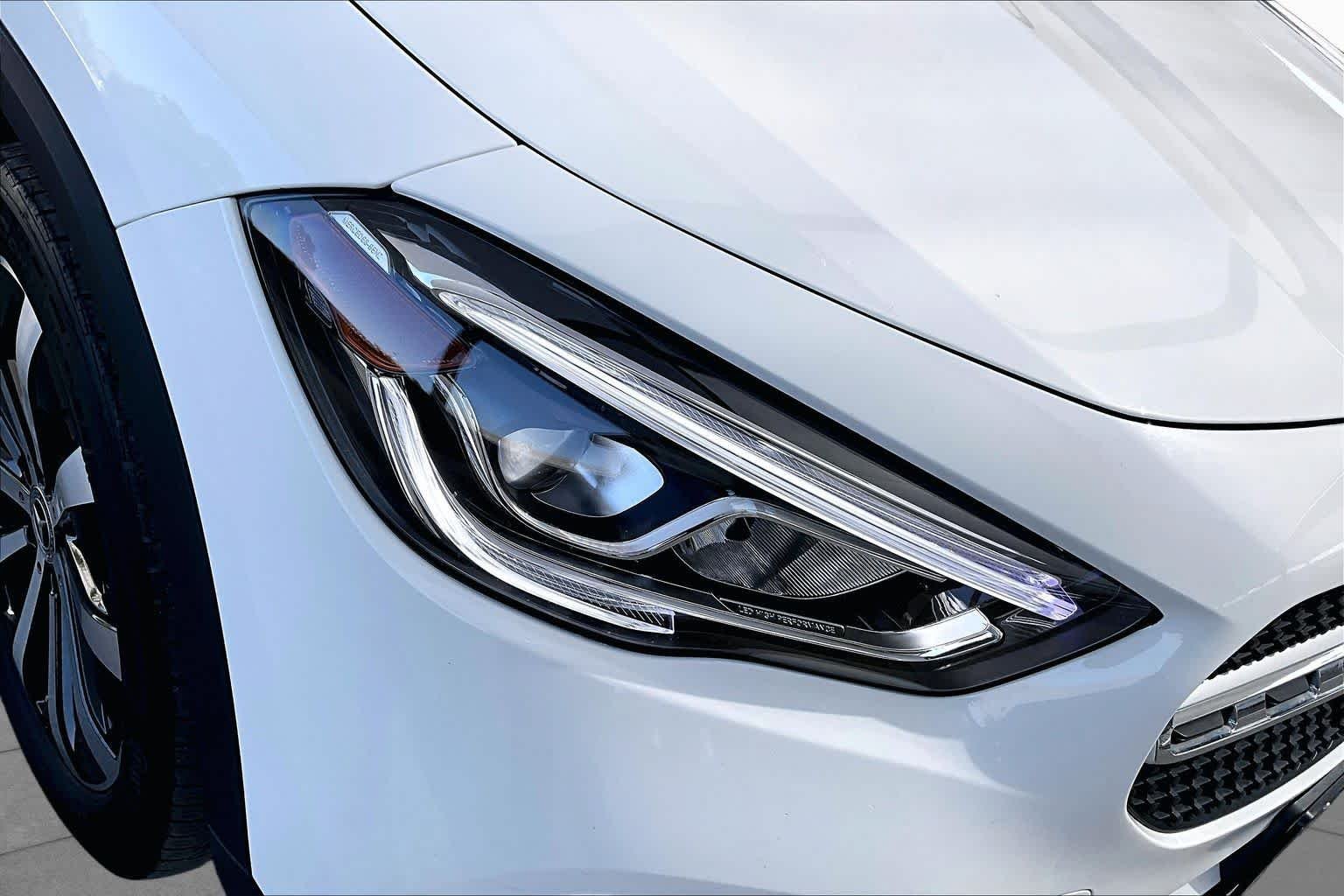 Used 2021 Polar White Mercedes-Benz GLA 250 image 27