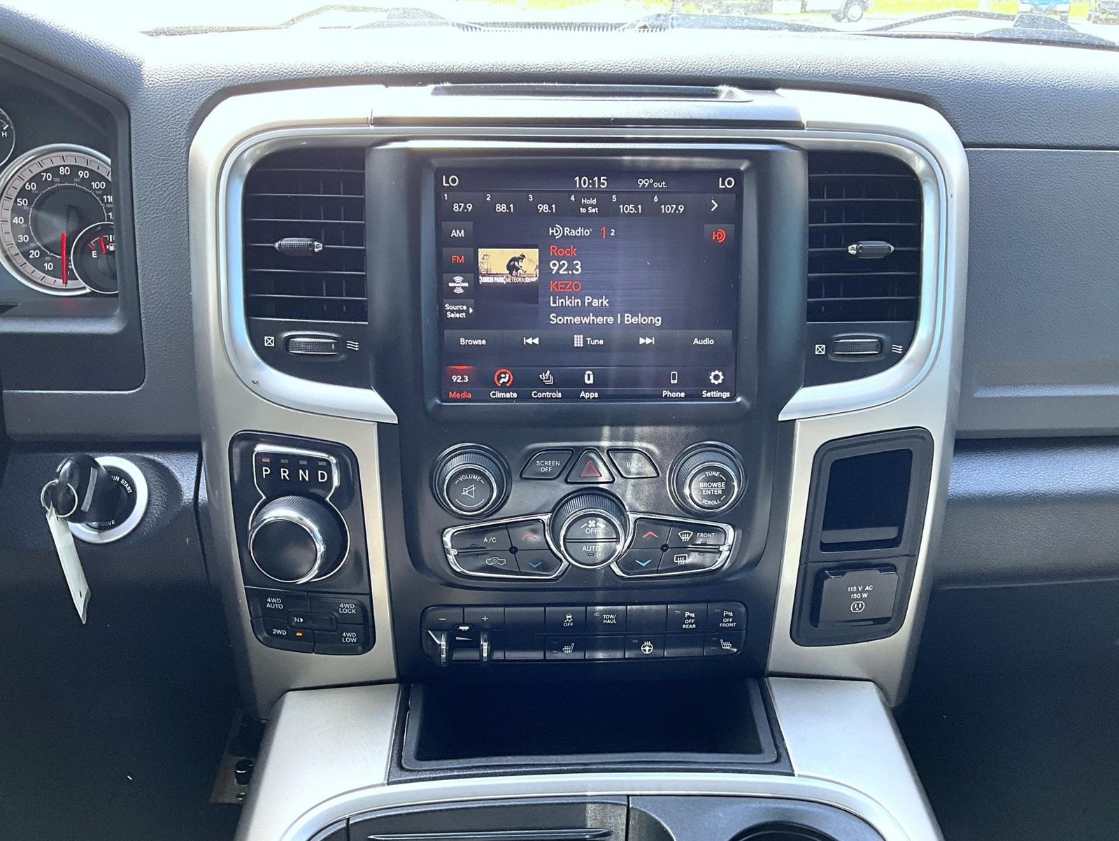 Used 2018 Bright Silver Clearcoat Metallic Ram Big Horn image 15