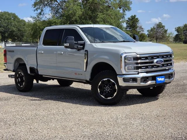 Used 2025 Avalanche Ford Lariat image 2