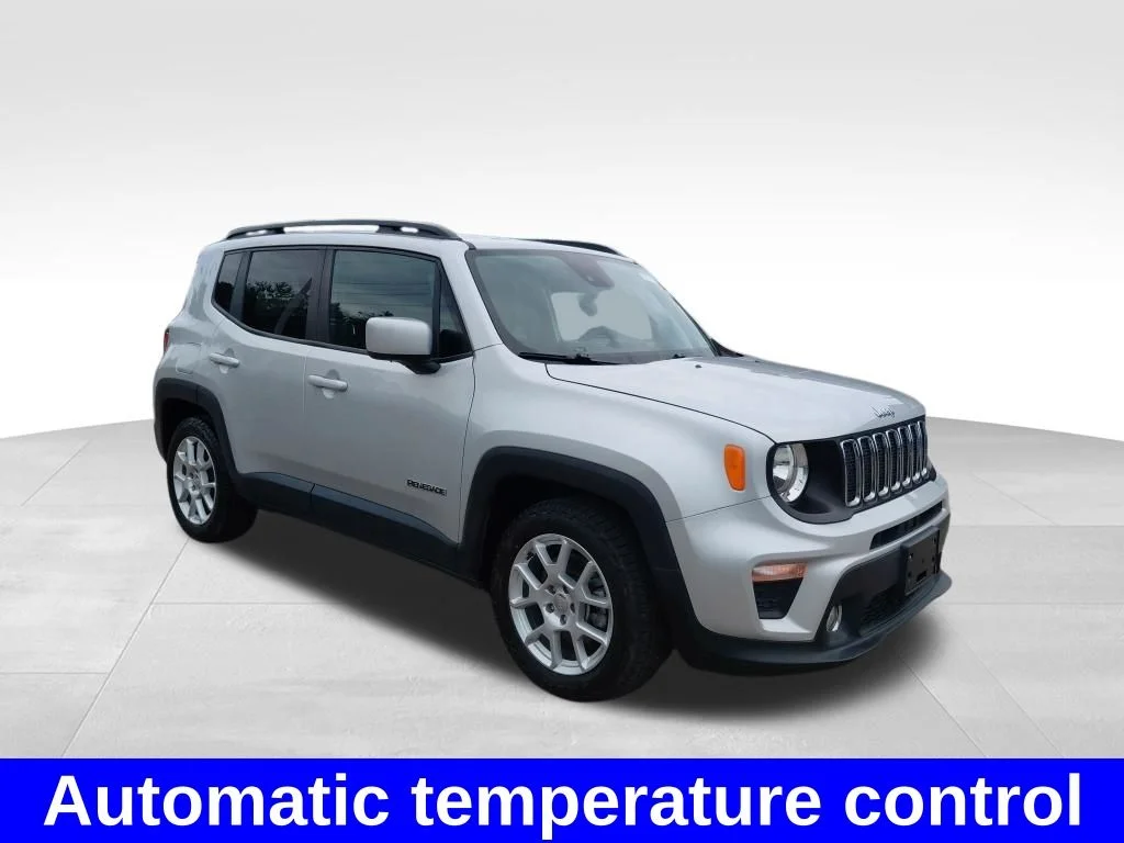 Used 2021 Silver Jeep Latitude image 5