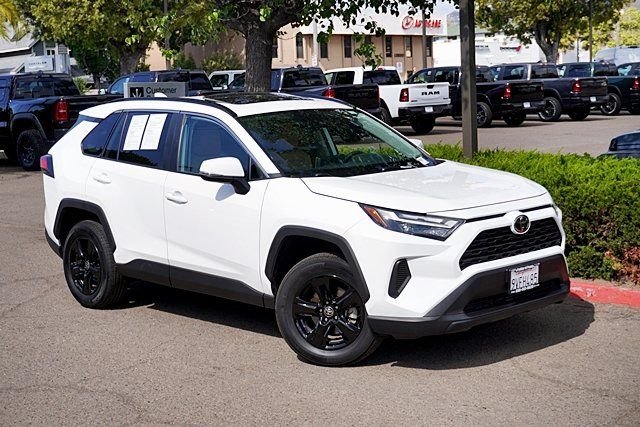 Used 2025 White Toyota XLE image 2