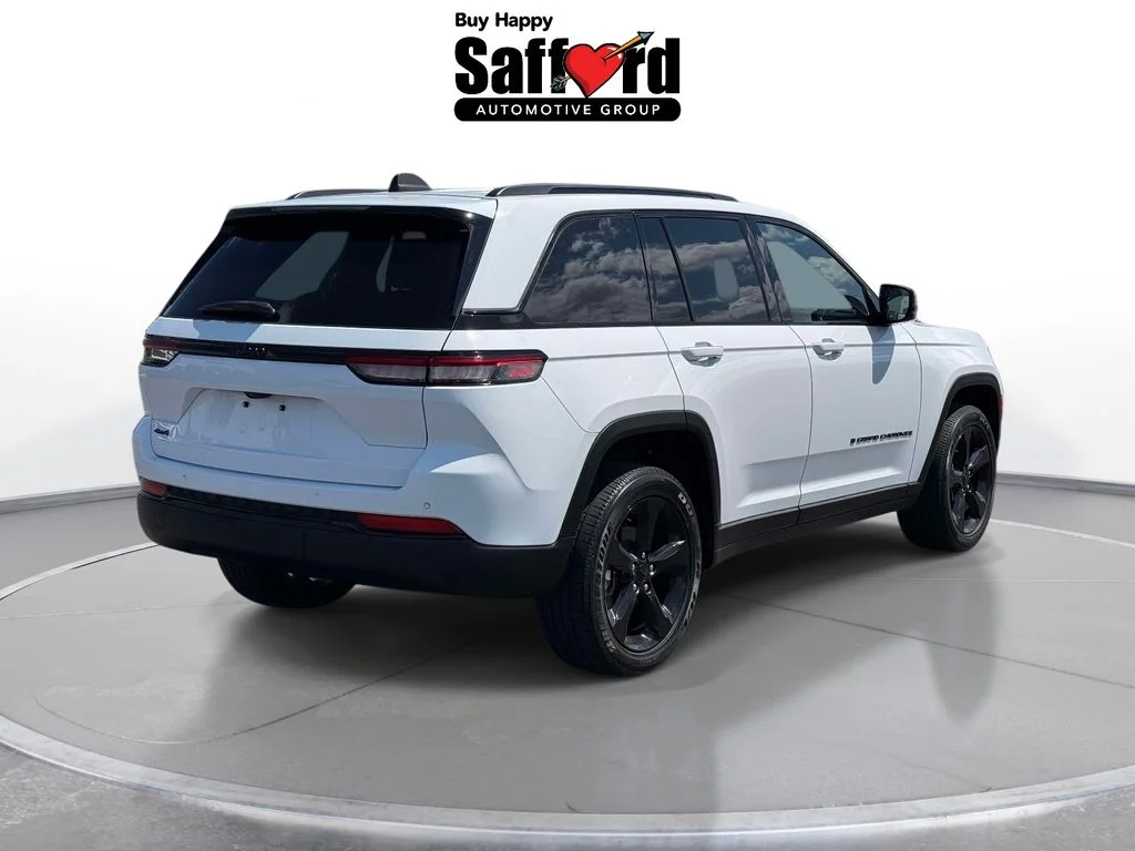 Used 2023 White/off-white Jeep Altitude X image 8