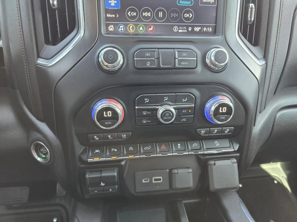 Used 2021 SUMMIT WHITE GMC AT4 image 16