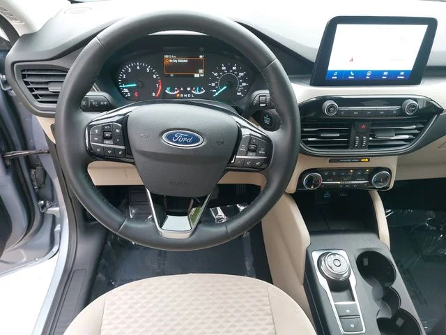 Used 2022 Blue Ford SE image 16