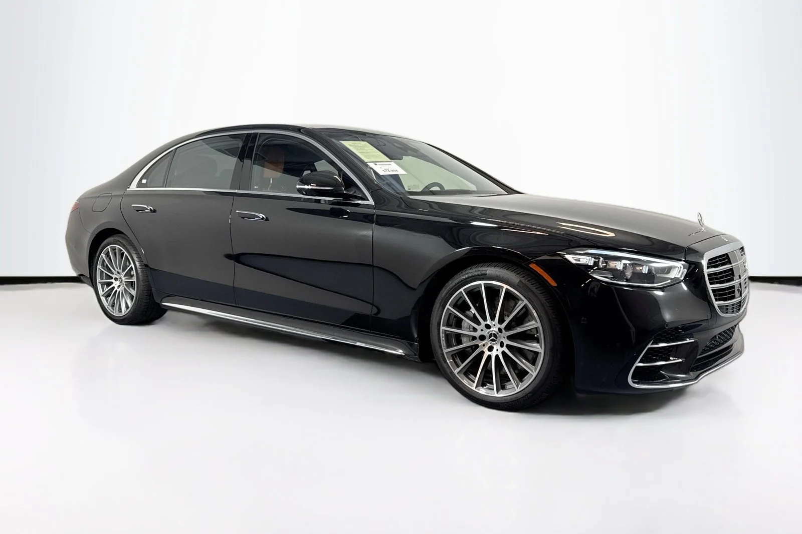 Used 2023 Obsidian Black Mercedes-Benz S 580 image 3