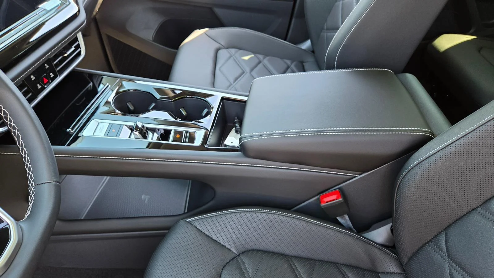 New 2026 Pure Gray Volkswagen 2.0T SE w/Technology image 39