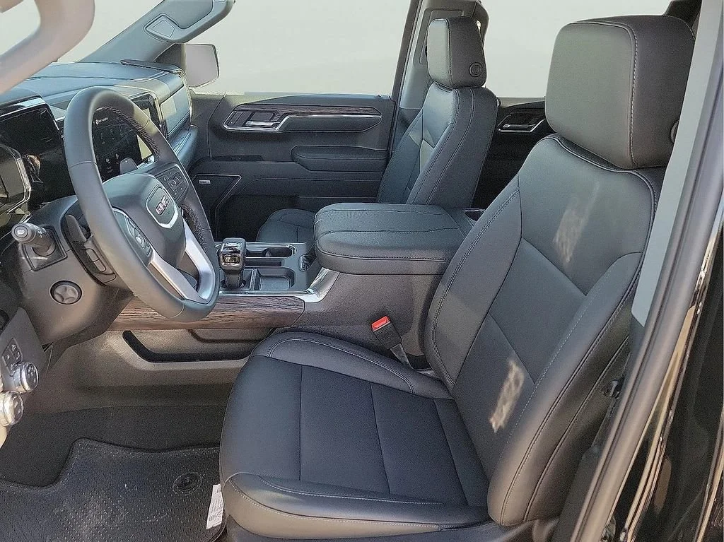 2026 GMC Sierra 1500 SLT - Photo 14