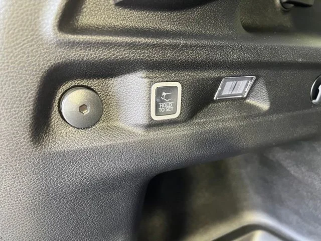 Used 2023 Silver Jeep Limited image 37