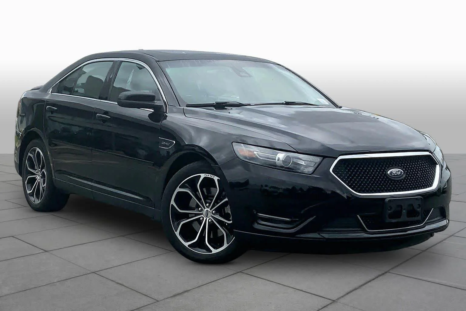 Pre-Owned 2019 Ford Taurus SHO