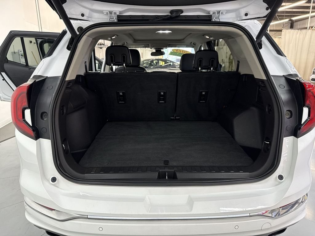 Used 2018 Summit White GMC Denali image 12