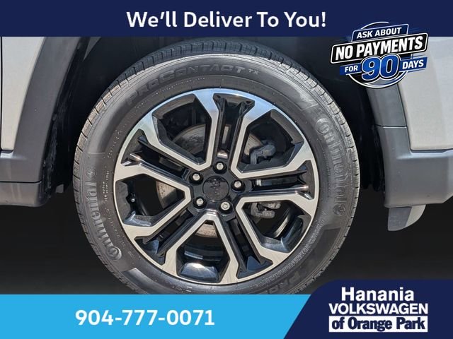 Used 2022 Silver Jeep Limited image 10