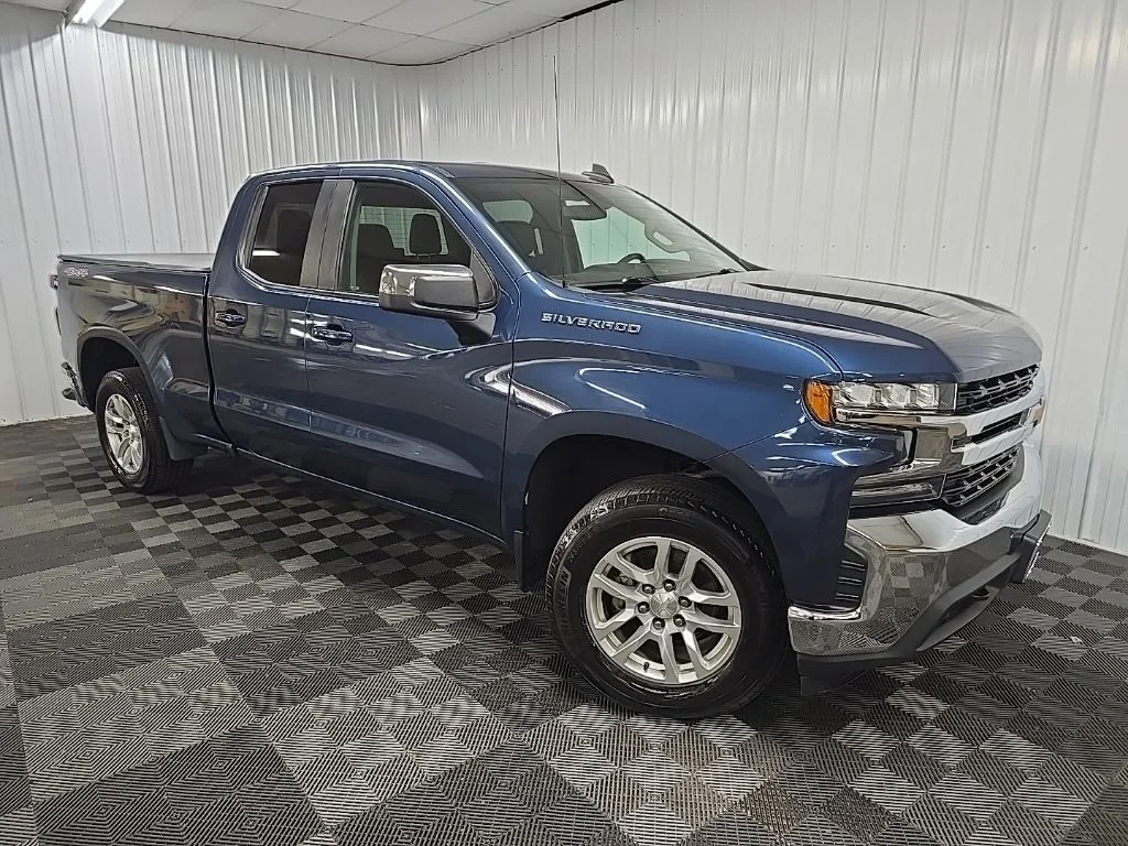 Used 2019 Blue Chevrolet LT image 7