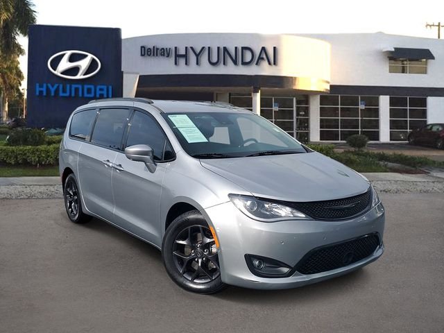 2020 Chrysler Pacifica Touring L Plus's photo