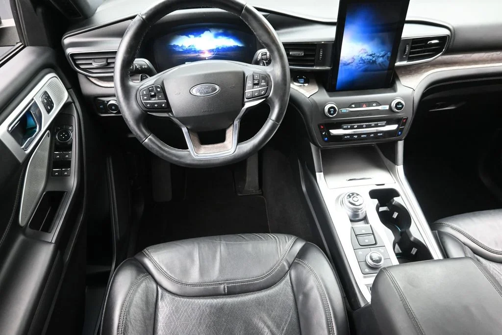 Certified Used 2020 Black Ford Platinum image 16