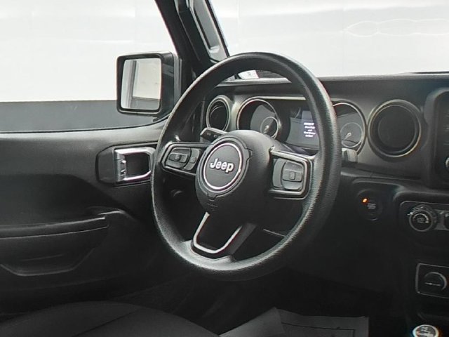 Used 2021 Black Jeep Sport image 35