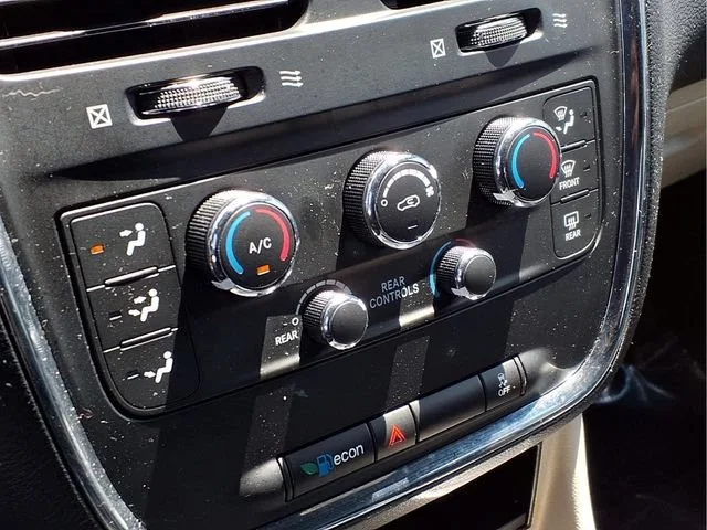 Used 2020 Gray Dodge SXT image 8